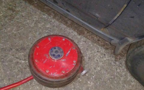 Полиуретановые опоры (пятаки) для различных типов домкратов и накладки на лапы всех видов автомобильных подъёмников производства A.BELTER™ имеют высочайшую износостойкость и длительные сроки эксплуатации.